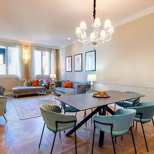 Genteel Via Della Spada Apartment