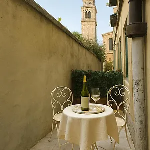 Calle De Le Pazienze , Venice Italy